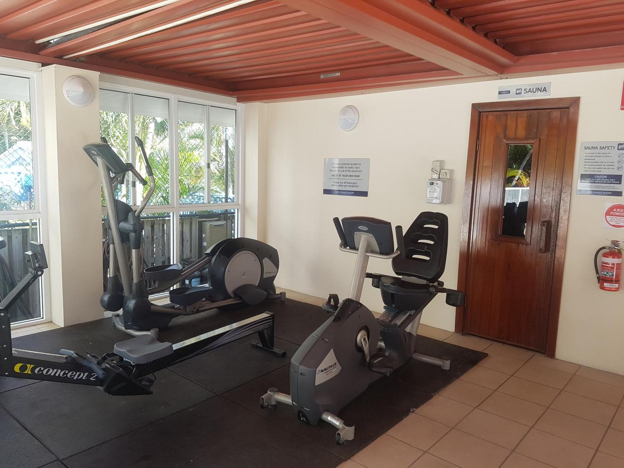 Surfers/Broadbeach Pool View. Free Parking & Wifi Gold Coast Luaran gambar